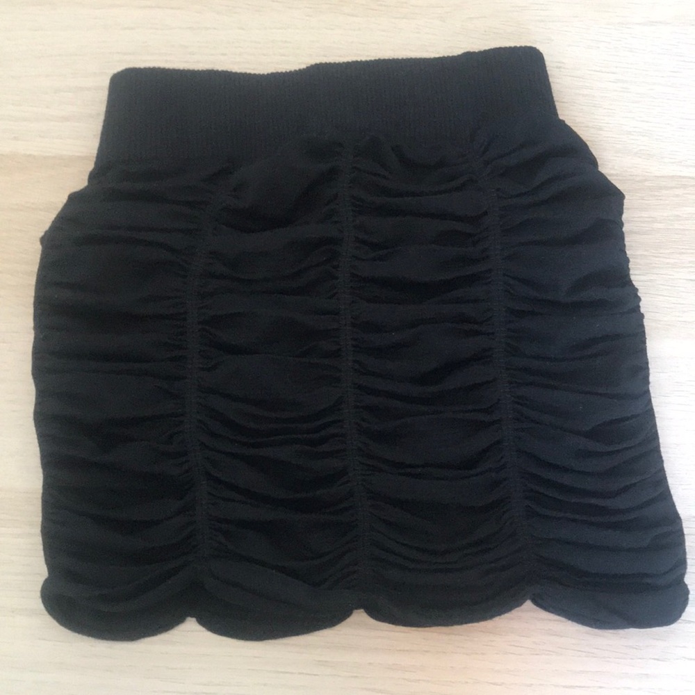 Women’s Skirt - Picture 2 of 3